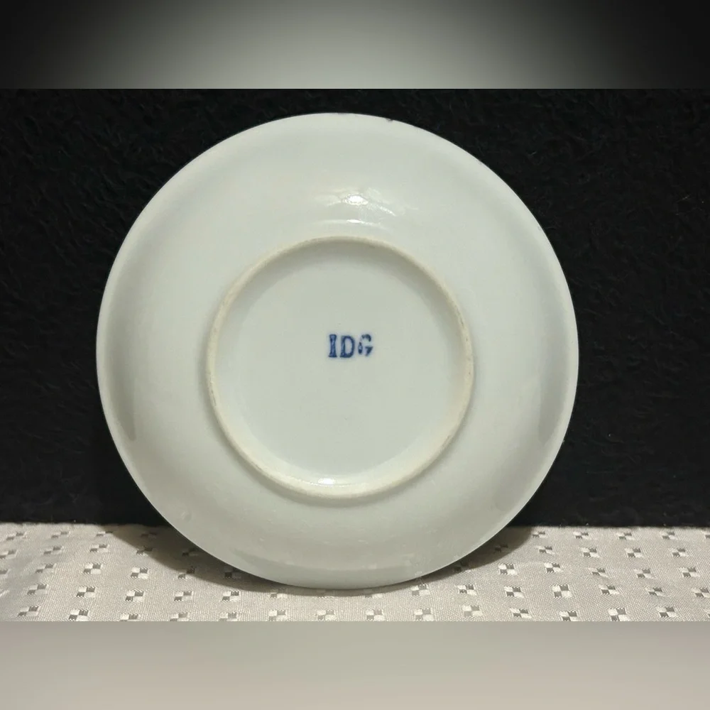Williams Sonoma Grande Cuisine IDG Blue White Flowers Saucer